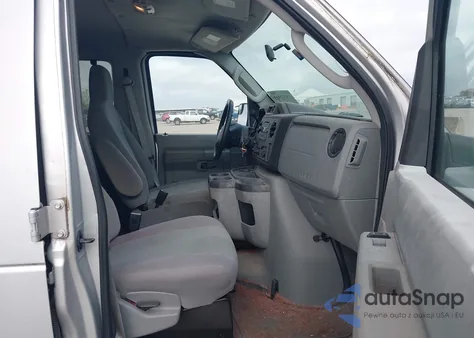 2010 Ford E-350 Super Duty Xl/Xlt z USA, uszkodzony, nr VIN 1FBNE3BL5ADA88624